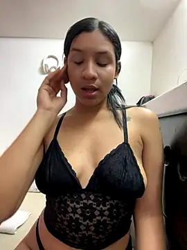 Snapshot of Danny_gonza chatting on 10.03.25 Danny gonza online show from 10.03.25