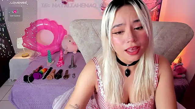Snapshot of Nataliahenao69 chatting on 05.17.26 Nataliahenao69 online show from 05.17.26