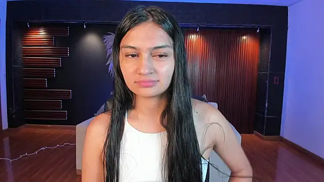 Snapshot of AidaJones chatting on 09.18.25 AidaJones online show from 09.18.25