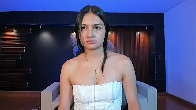 Snapshot of AidaJones chatting on 09.25.25 AidaJones online show from 09.25.25