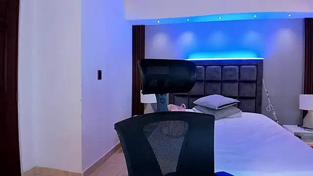 Snapshot of AidaJones chatting on 10.09.25 AidaJones online show from 10.09.25