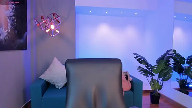 Snapshot of AidaJones chatting on 11.23.25 AidaJones online show from 11.23.25