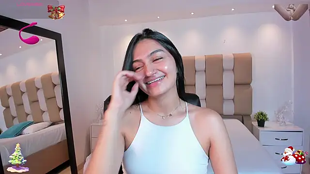 Snapshot of AidaJones chatting on 11.29.25 AidaJones online show from 11.29.25