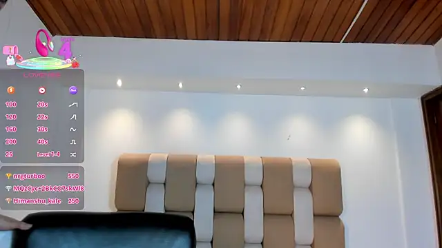 Snapshot of AidaJones chatting on 12.15.25 AidaJones online show from 12.15.25