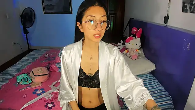 Snapshot of Anais_lux chatting on 06.28.26 Anais lux online show from 06.28.26