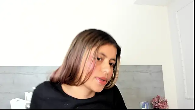 sunnyWhitee online show from 03.20.26