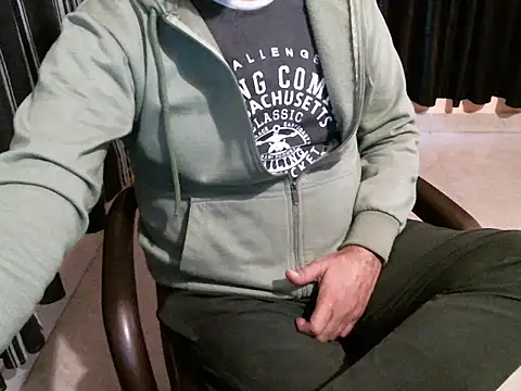 Snapshot of bigthickcockdad chatting on 12.23.25 bigthickcockdad online show from 12.23.25