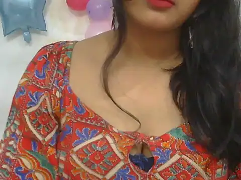 Snapshot of POOJA_199 chatting on 12.19.25 POOJA 199 online show from 12.19.25