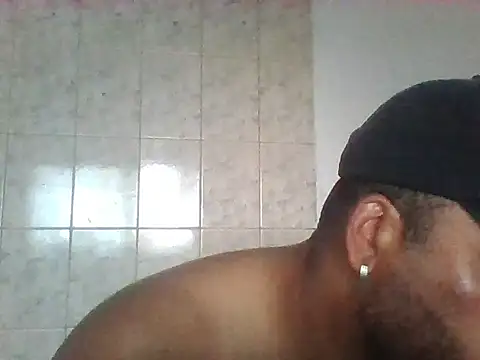 Snapshot of OliveiraSeven chatting on 04.30.26 OliveiraSeven online show from 04.30.26