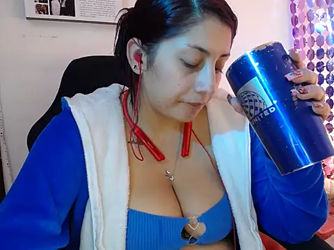 Snapshot of Nicol_V chatting on 10.24.25 Nicol V online show from 10.24.25