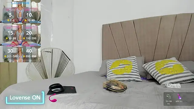 Snapshot of Lady_miss___ chatting on 11.13.25 Lady miss online show from 11.13.25