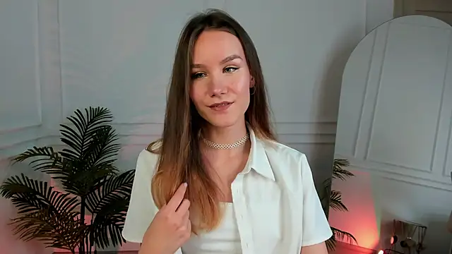 Snapshot of _Clare_Florence_ chatting on 10.05.25 Clare Florence online show from 10.05.25