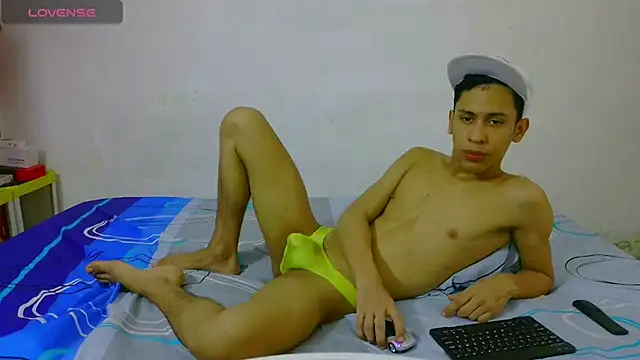 dylan apol0 online show from 04.12.26