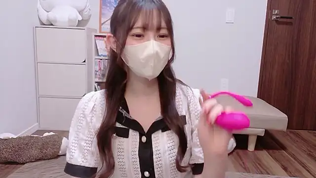 Snapshot of MOEMOE-Q chatting on 09.27.25 MOEMOE-Q online show from 09.27.25