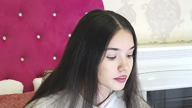 Snapshot of AlexisDevine chatting on 02.25.26 AlexisDevine online show from 02.25.26