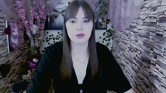 Amanda Bright  online show from 09.18.25