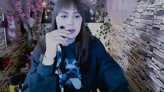 Amanda Bright  online show from 10.01.25