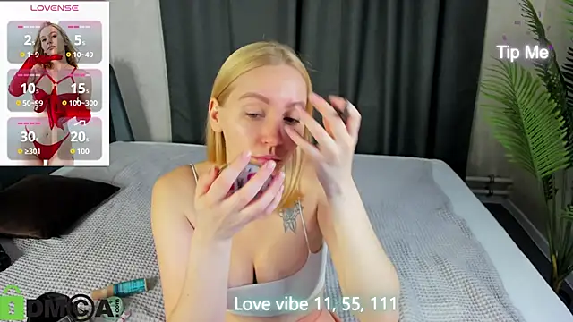 Anna Chelsea online show from 11.03.25