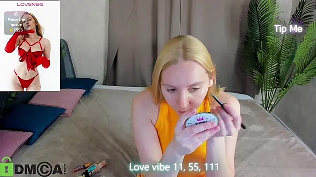 Snapshot of Anna_Chelsea chatting on 12.04.25 Anna Chelsea online show from 12.04.25