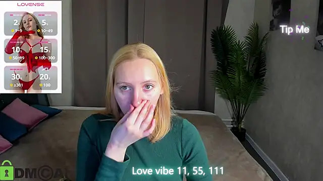 Snapshot of Anna_Chelsea chatting on 12.18.25 Anna Chelsea online show from 12.18.25