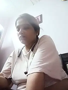 Snapshot of Trisha_71 chatting on 05.15.26 Trisha 71 online show from 05.15.26