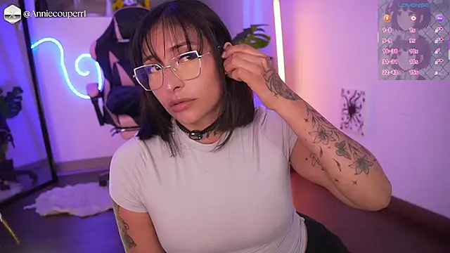 AnnieCouperr online show from 05.18.26