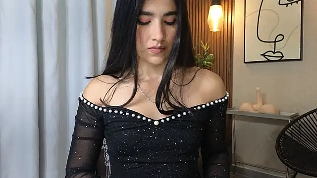 Snapshot of Lia_Mar_ chatting on 10.13.25 Lia Mar online show from 10.13.25