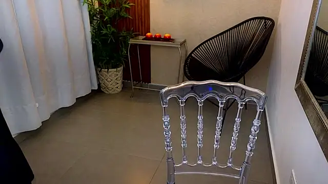 Snapshot of Lia_Mar_ chatting on 11.22.25 Lia Mar online show from 11.22.25