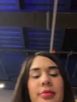 BellaLeclair online show from 12.17.25