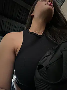 Snapshot of BellaLeclair chatting on 04.01.26 BellaLeclair online show from 04.01.26