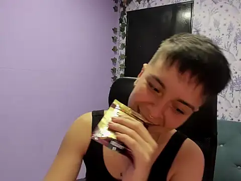  Hannah Hot online show from 10.31.25