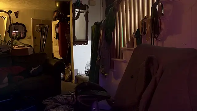 Snapshot of MasterDaddyCool chatting on 11.28.25 MasterDaddyCool online show from 11.28.25