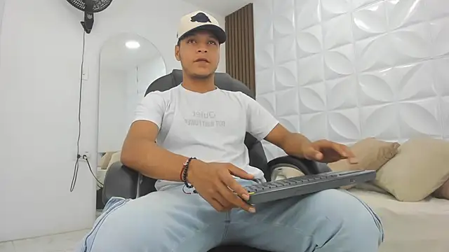 Ricky Owens1 online show from 11.24.25