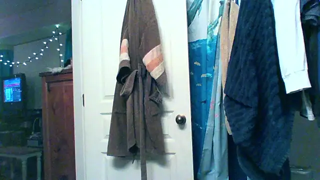 Pussyeat2please online show from 04.19.26