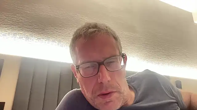 choupipat1 online show from 10.23.25