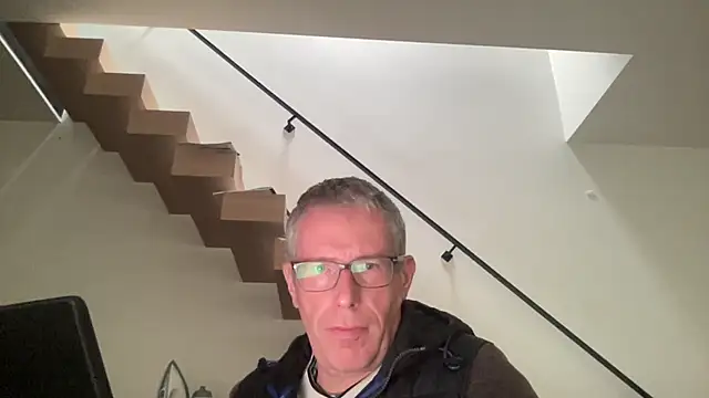 choupipat1 online show from 10.28.25