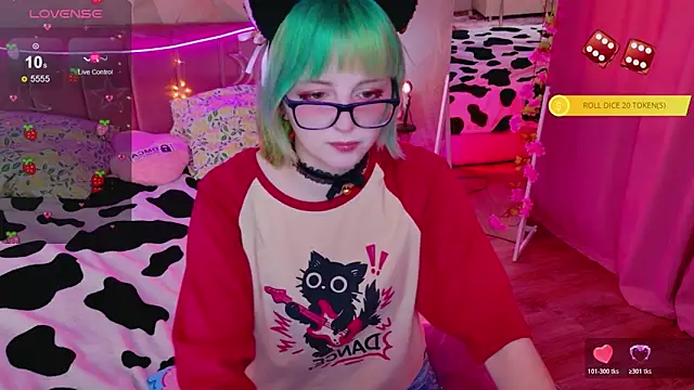 CoralineYoung online show from 04.25.26