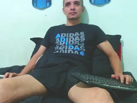 Snapshot of Breiner_hotxxl chatting on 11.11.25 Breiner hotxxl online show from 11.11.25