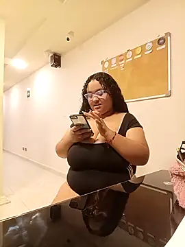 Snapshot of KITY_HILL chatting on 03.02.26 KITY HILL online show from 03.02.26