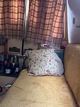 Snapshot of ladyboatlady chatting on 10.12.25 ladyboatlady online show from 10.12.25