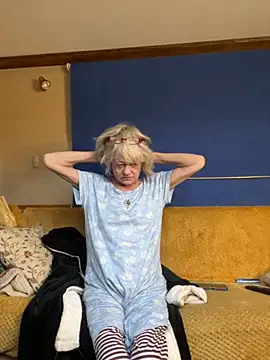 Snapshot of ladyboatlady chatting on 10.29.25 ladyboatlady online show from 10.29.25