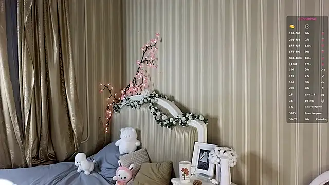 Juuulia  online show from 02.27.26