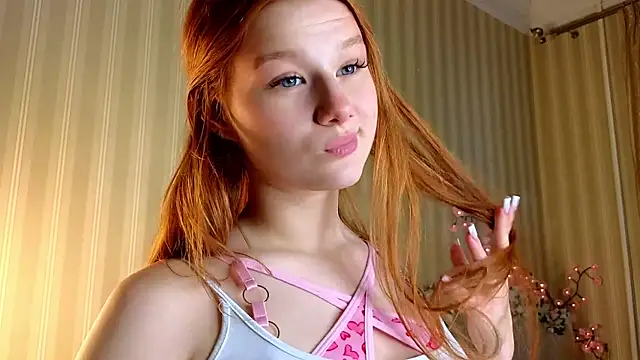 Snapshot of Juuulia_ chatting on 04.24.26 Juuulia online show from 04.24.26