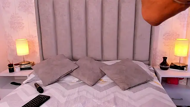Snapshot of ShaynaHosk chatting on 05.20.26 ShaynaHosk online show from 05.20.26