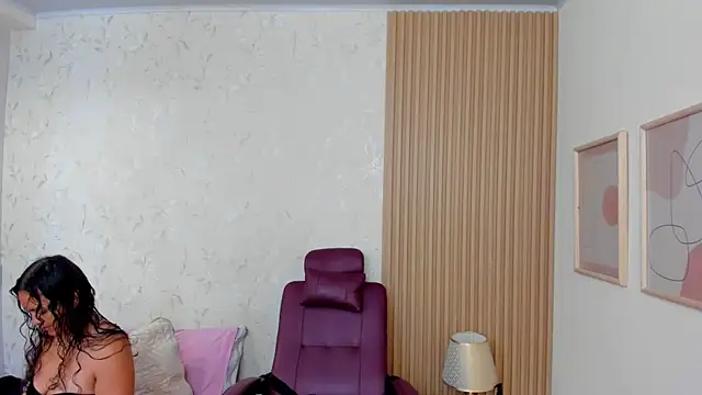 Snapshot of bellarivera_ chatting on 10.05.25 bellarivera online show from 10.05.25