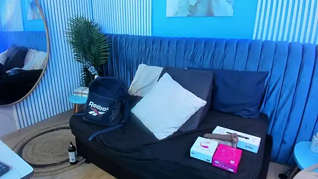 Snapshot of bellarivera_ chatting on 10.30.25 bellarivera online show from 10.30.25