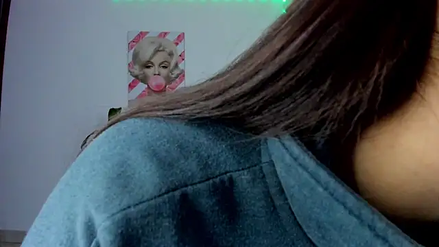 Snapshot of rouse_red chatting on 11.15.25 rouse red online show from 11.15.25