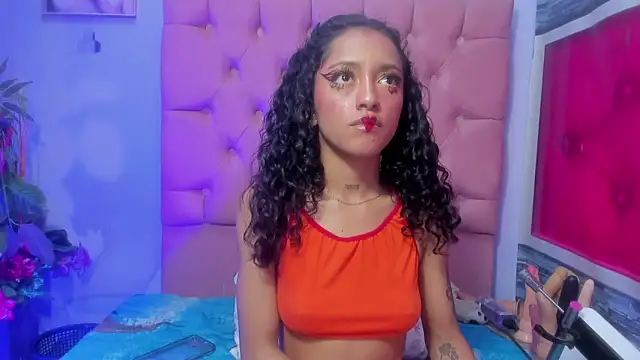 Kylie Moan online show from 11.02.25