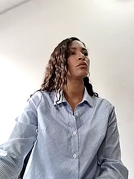 SofiaDelicia online show from 10.17.25