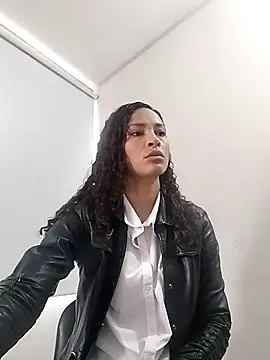 SofiaDelicia online show from 10.19.25